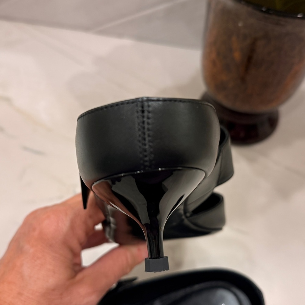 Alexander McQueen Black Kitten Heel Shoes - Picture 8 of 13